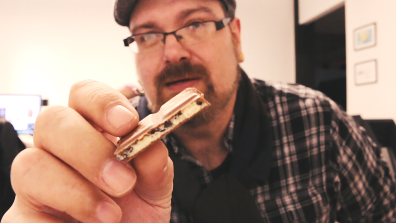 Illustration for article titled Snacktaku Eats Oreo Candy Bars With Friends